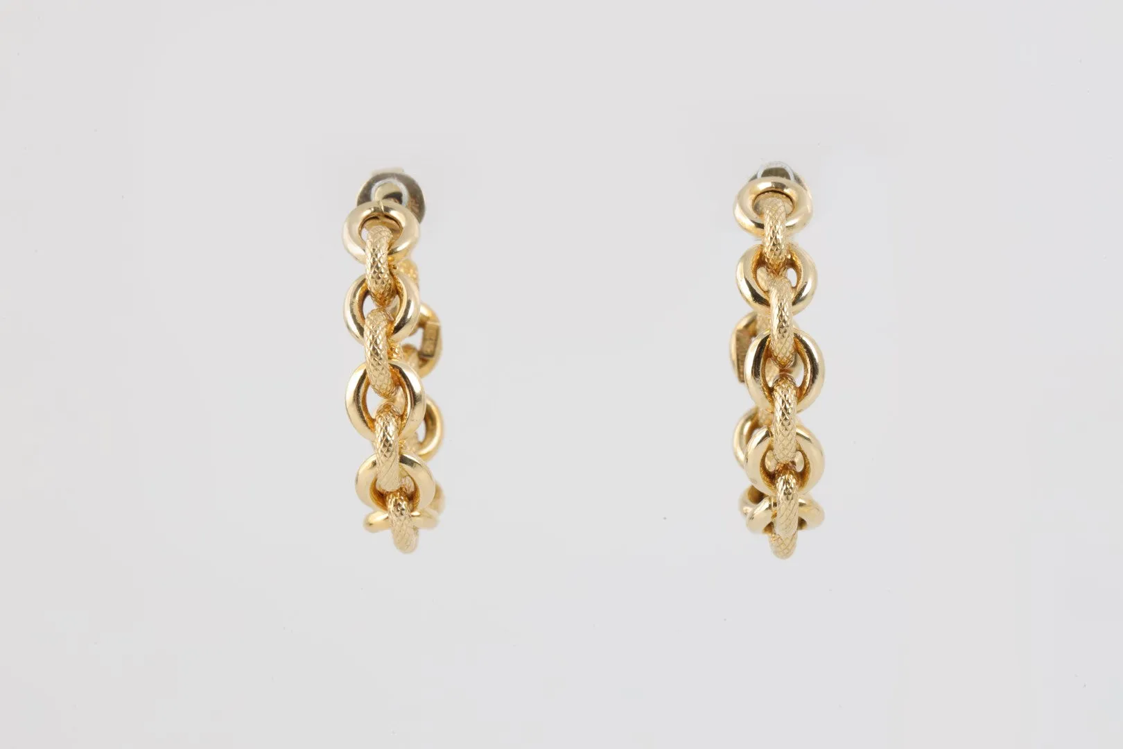 14k Yellow Gold Link Hoop Earrings (5.84g.)