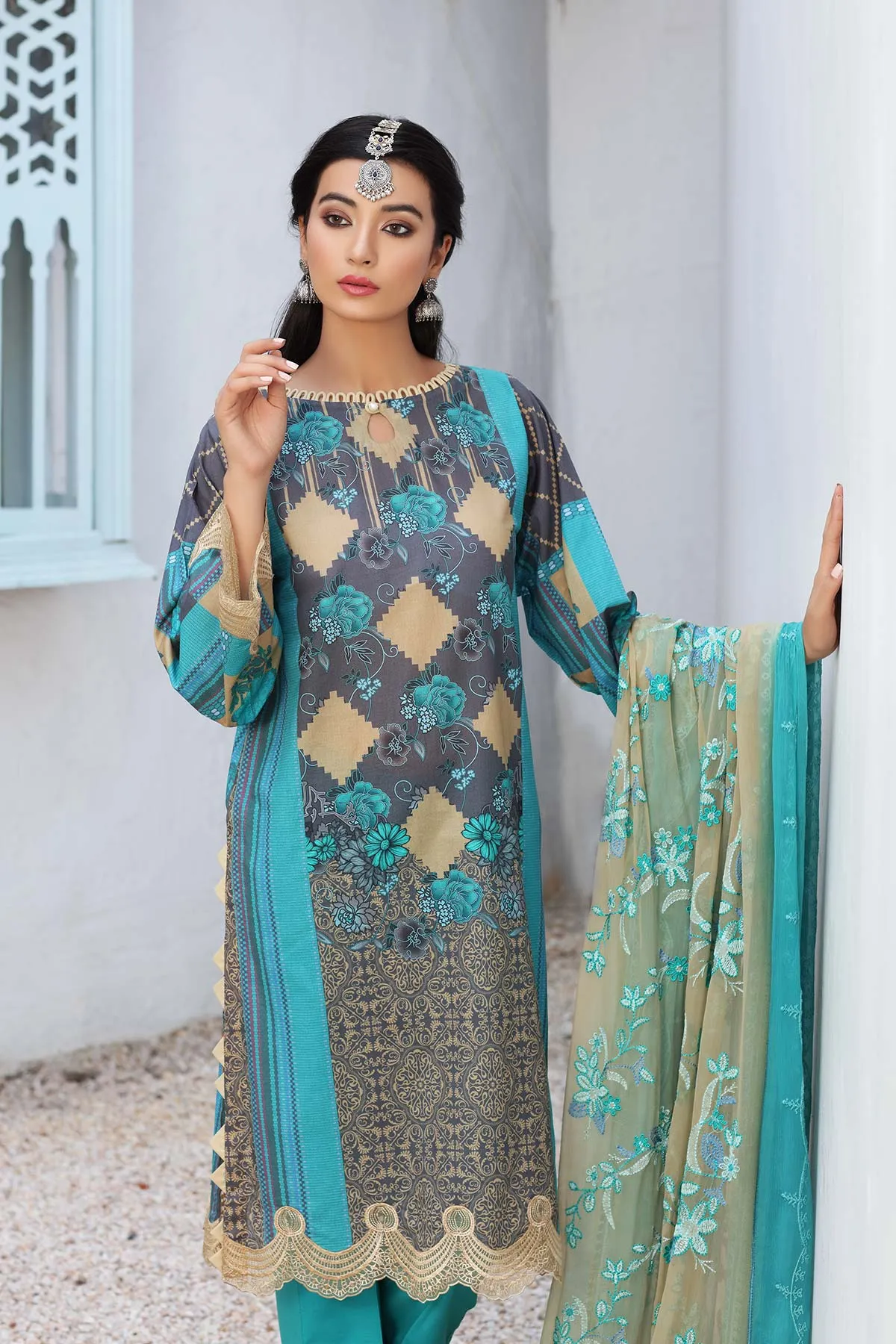 3-Pc Unstitched Embroidered Lawn With Chiffon Dupatta CN-16