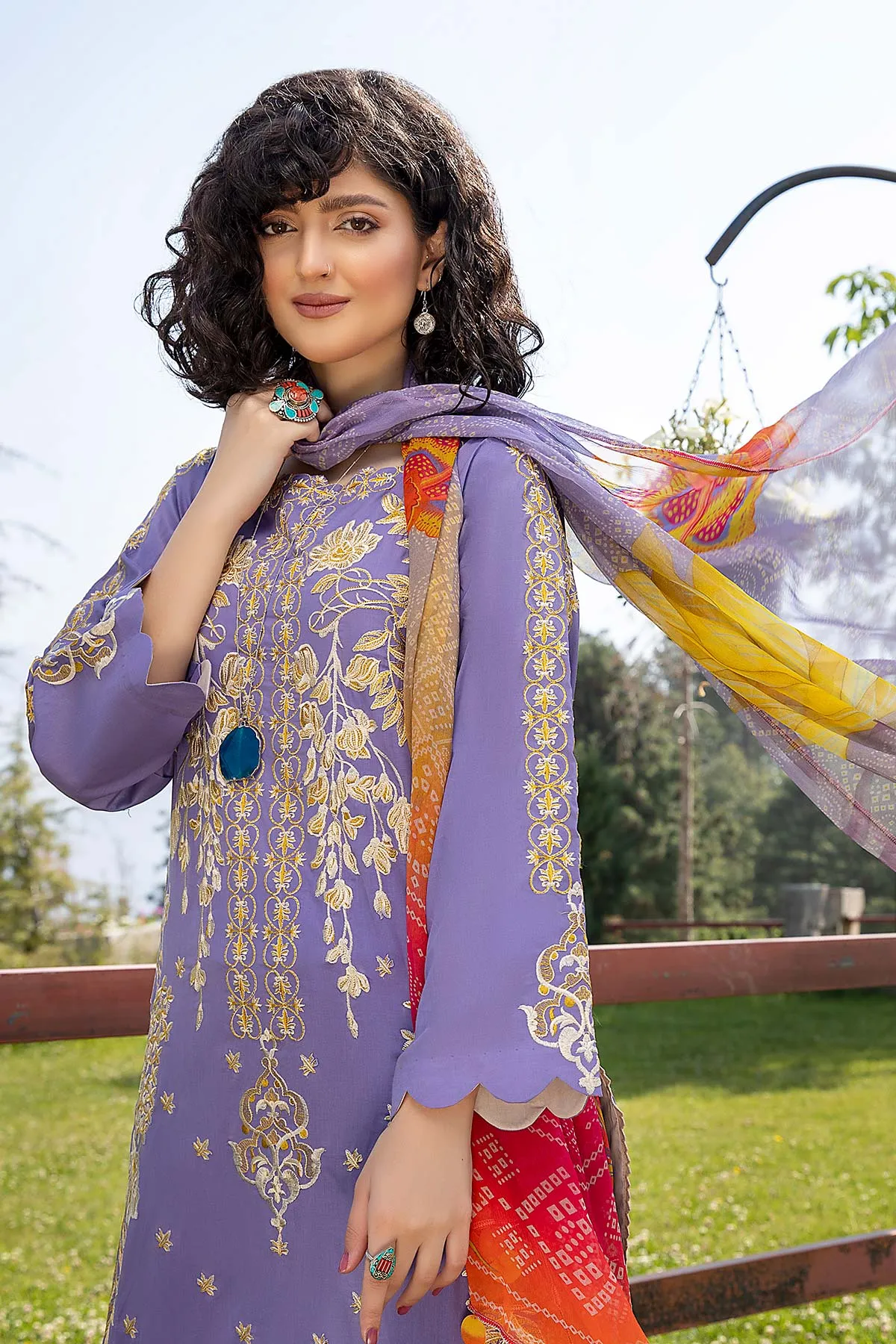 3 Pc Unstitched Embroidered Lawn With Chiffon Dupatta CSL-03