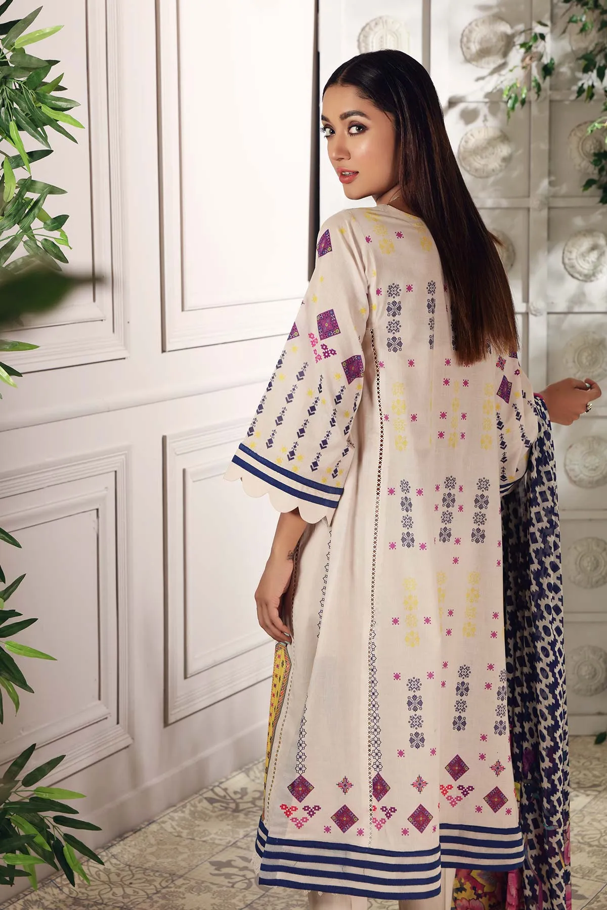 3-pc Unstitched Lawn with Chiffon Dupatta CP-47