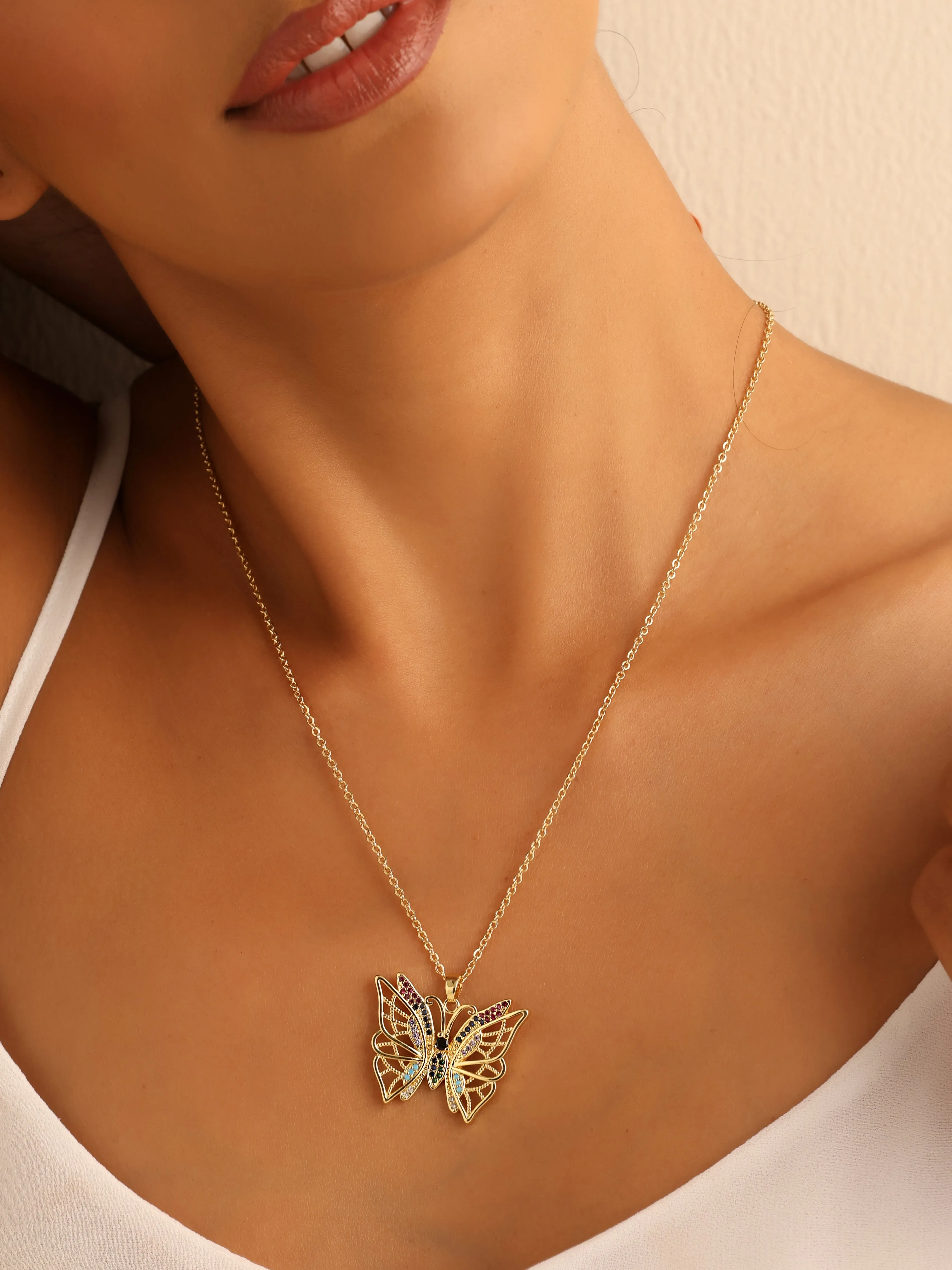 Adorable Butterfly Pendant Necklace