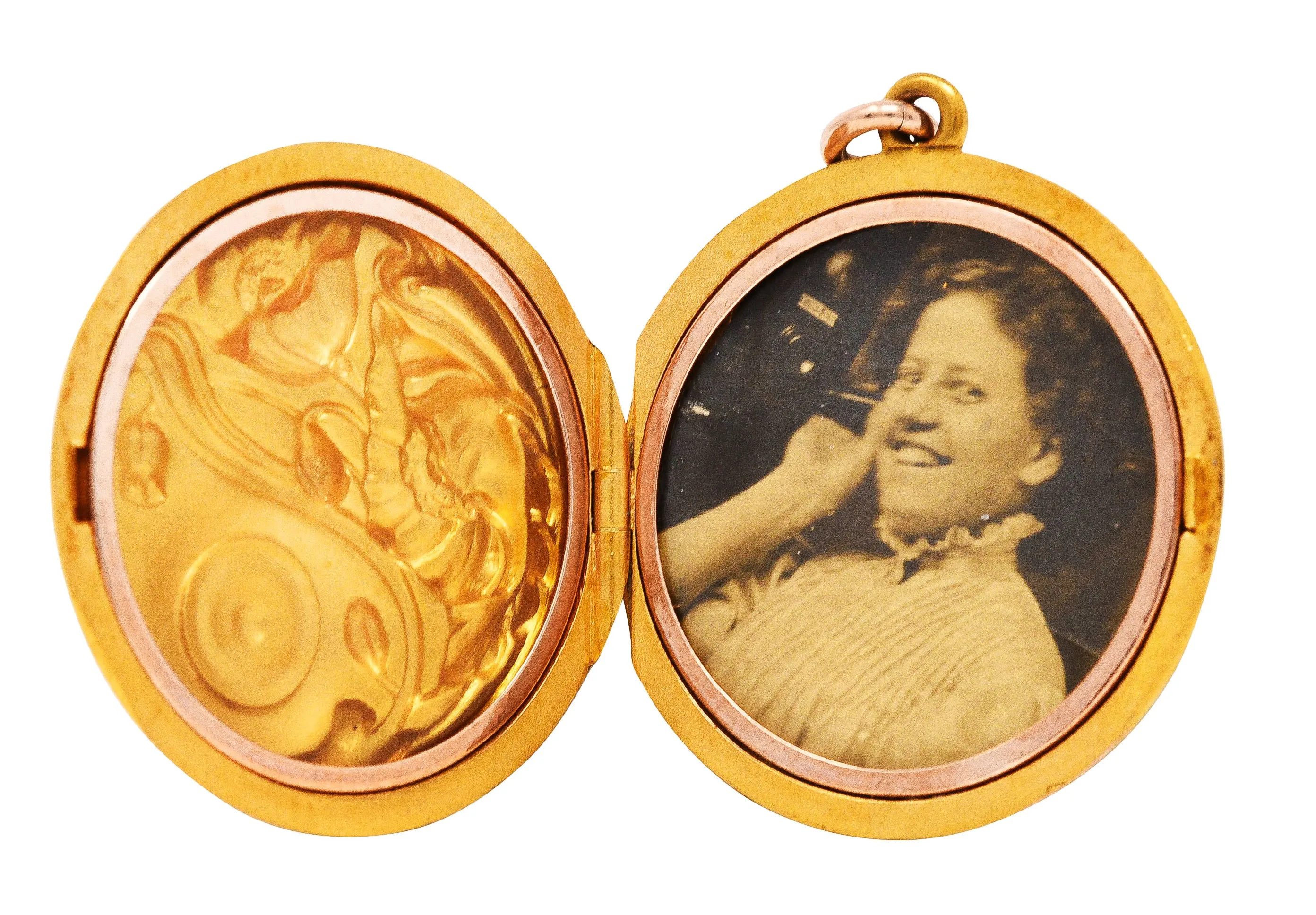 Art Nouveau 18 Karat Gold Floral Portrait Locket Pendant