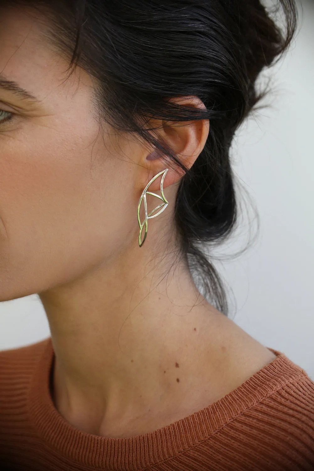 GOLD WIRE EARRINGS