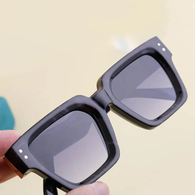 Men and Women Vintage Style Anti-UV400 Gradient Square Sunglasses