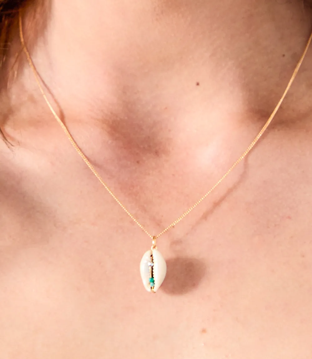 Shell Pendant Necklace