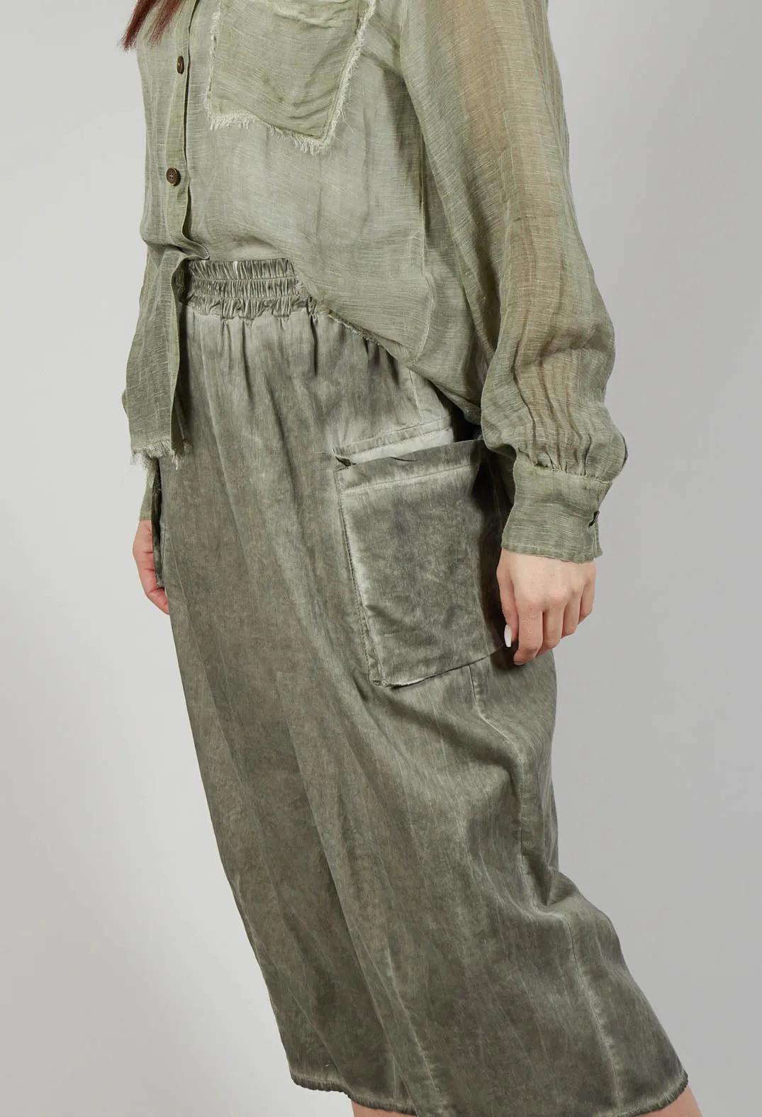 Wide Leg Capri Trousers in Cotone Tinto Freddo Olive