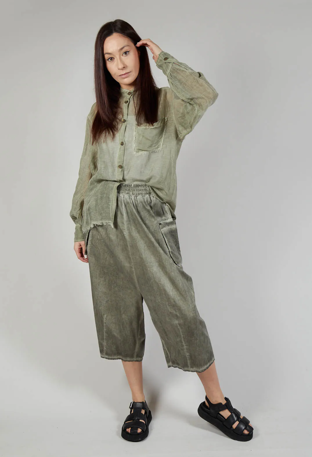 Wide Leg Capri Trousers in Cotone Tinto Freddo Olive